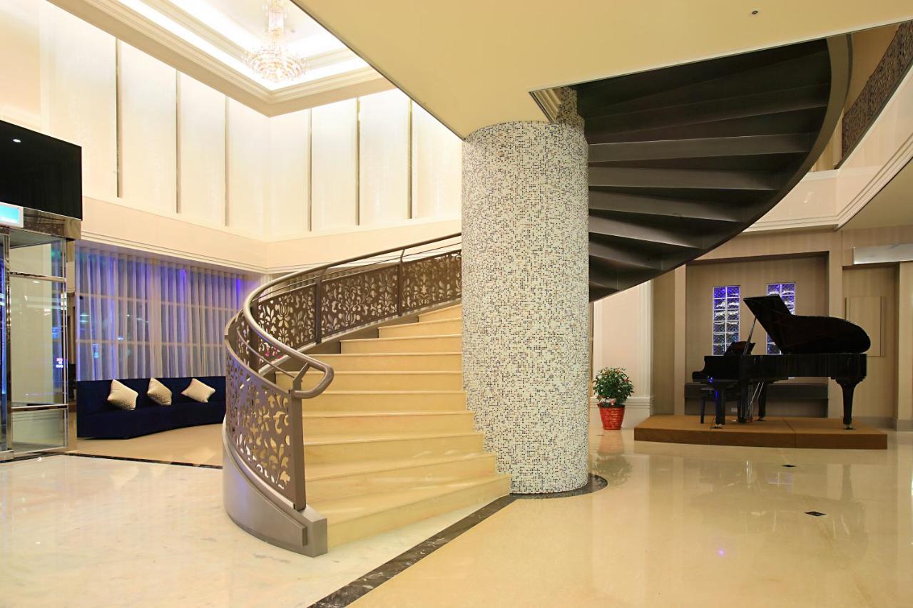 Shinkansen Grand Hotel Taichung Extérieur photo