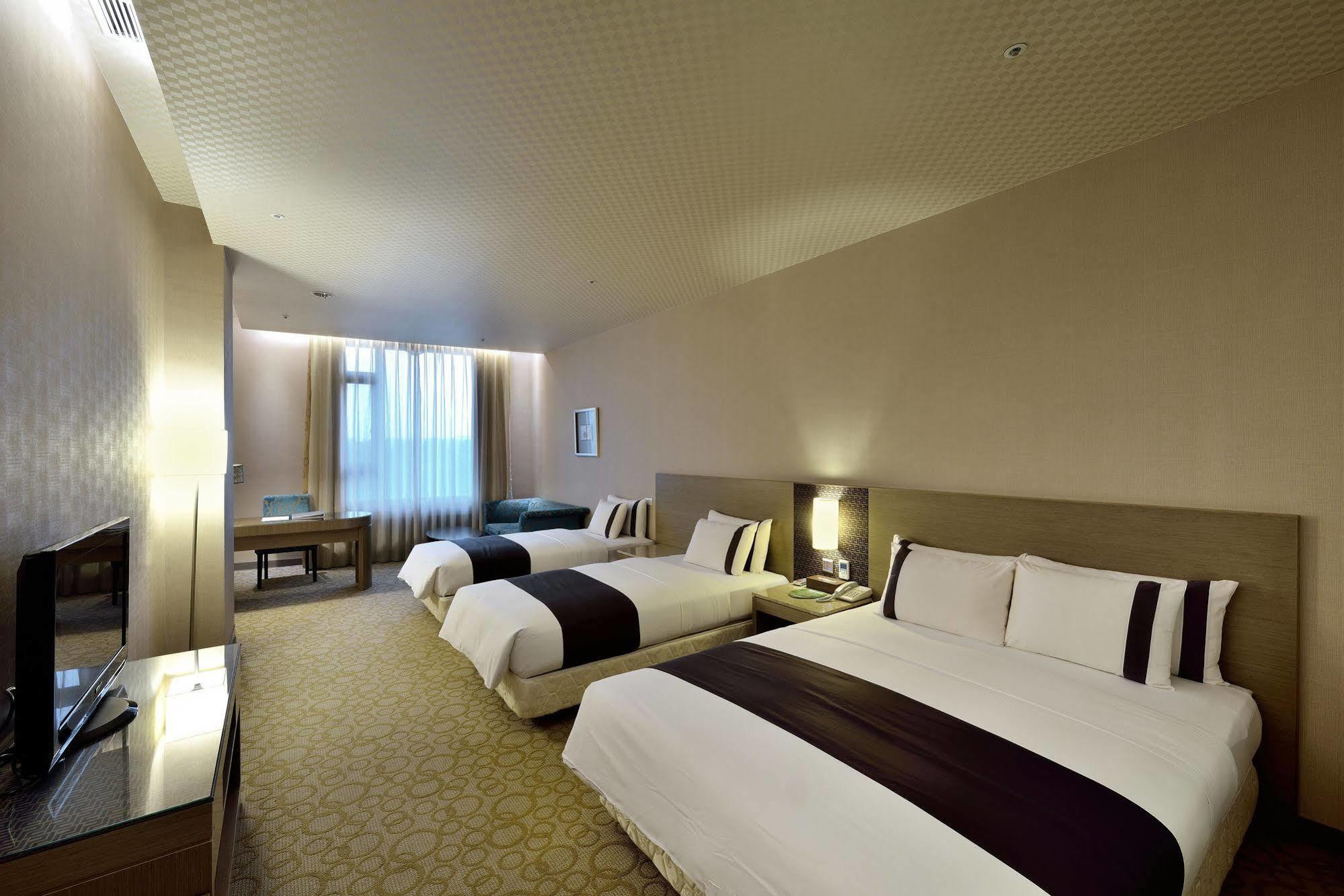 Shinkansen Grand Hotel Taichung Extérieur photo