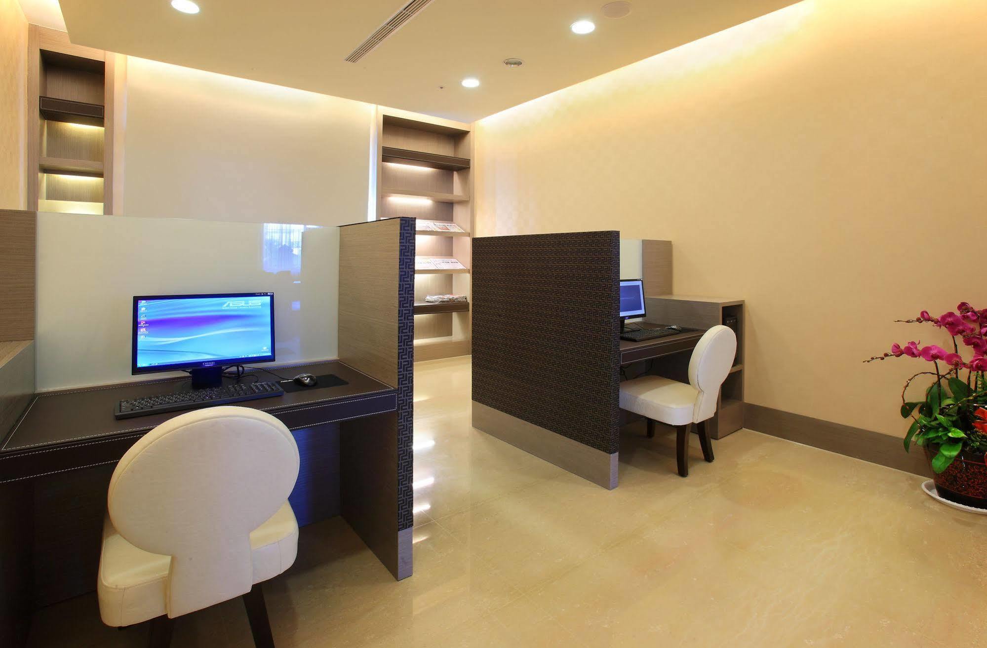 Shinkansen Grand Hotel Taichung Extérieur photo