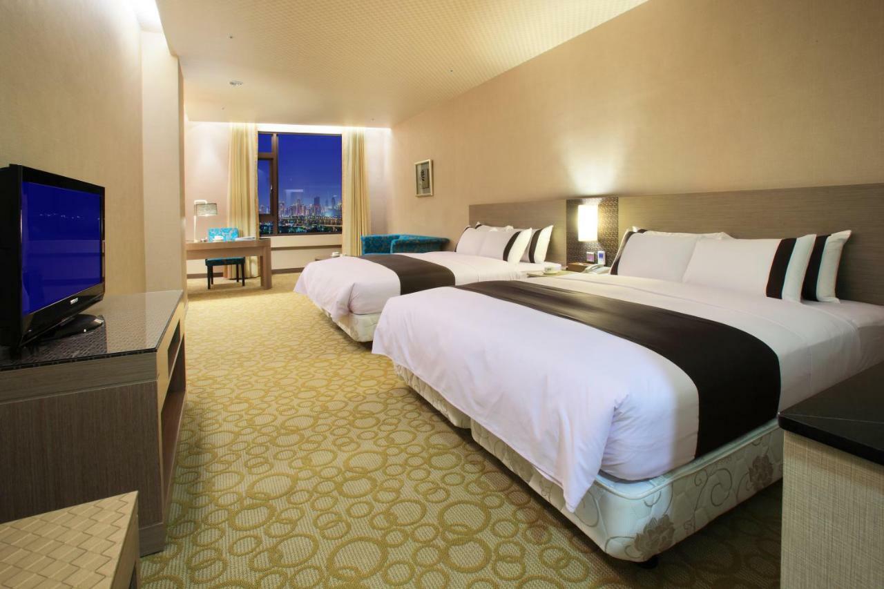 Shinkansen Grand Hotel Taichung Extérieur photo