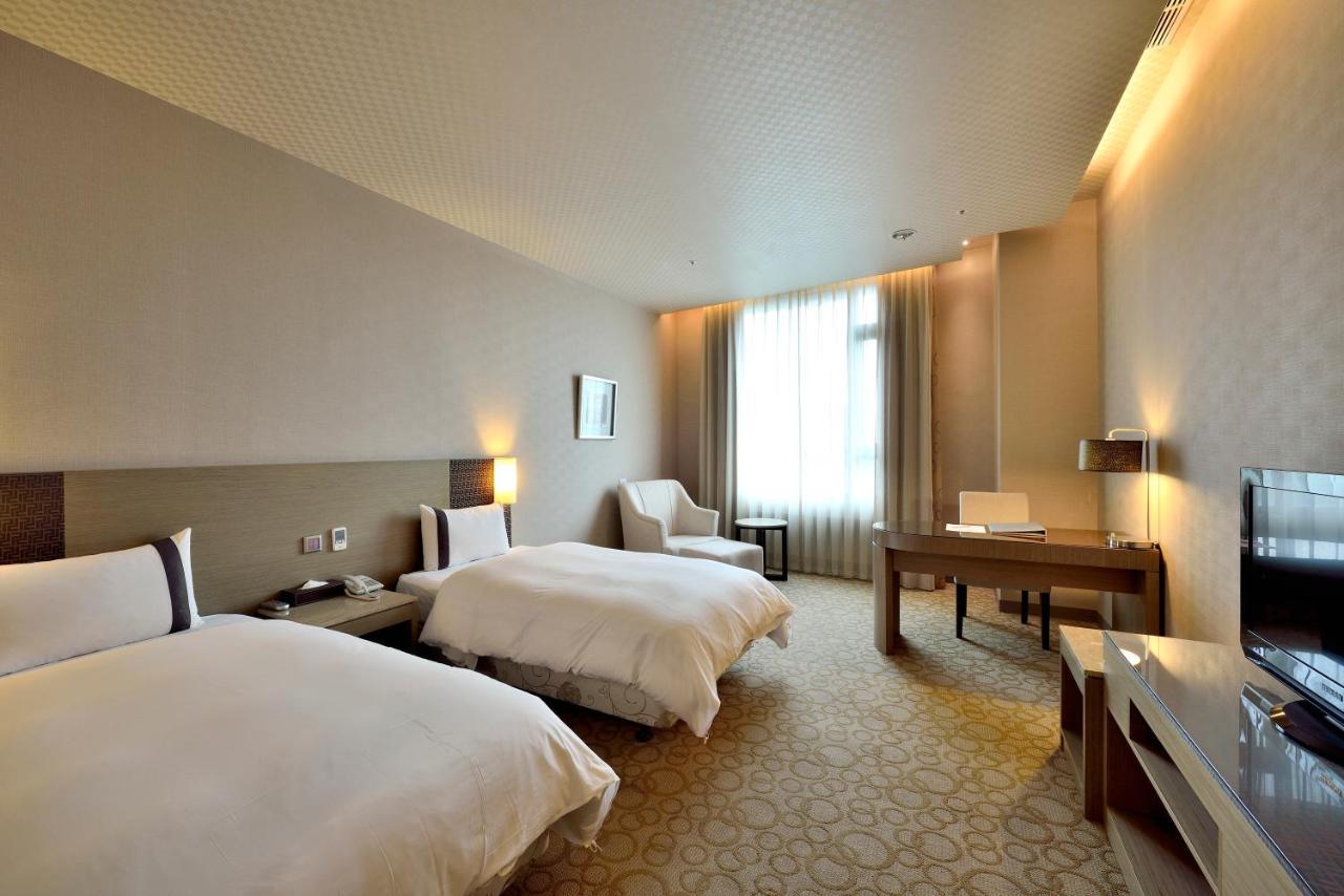 Shinkansen Grand Hotel Taichung Extérieur photo
